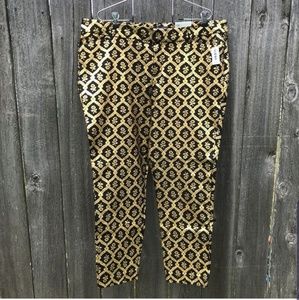 Old Navy Black and Gold Pixie Ankle Length Pants